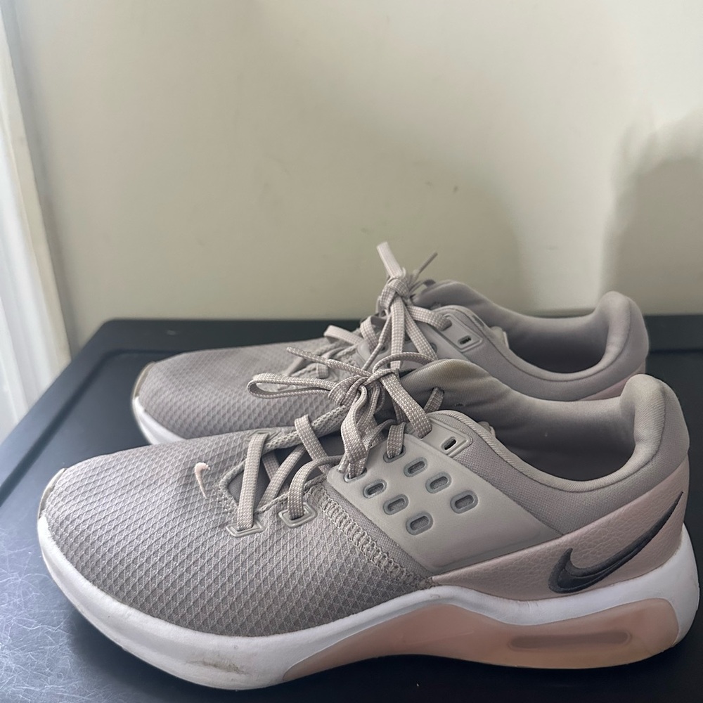 Nike Air Max Bella TR 4 Grey/Metallic Pewter Women's Training Shoes-Size 8